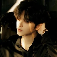 ไวท์(มือขวาภาคิน)