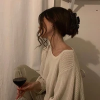 𝙰𝚞𝚝𝚑𝚘𝚛 𝙼𝚘𝚘𝚗