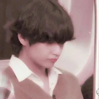 Kim Taehyung (18yrs)