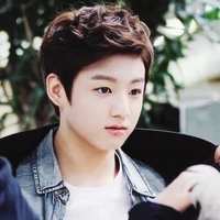 jungkook adolescente