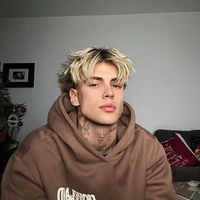 Logan Sokolov (mejor amigo)#19