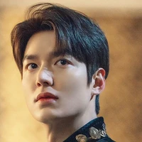 kim min hoo (king)