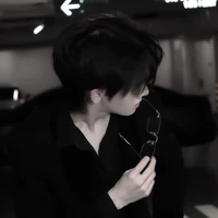 ภัทร(พระเอก🕯️)