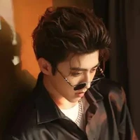 คิวอาร์_(เพื่อนพระเอก)