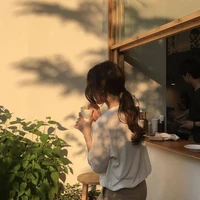 ทับทิม (เจ้าของร้าน)