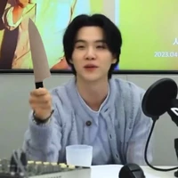 your perfect host💅🏻