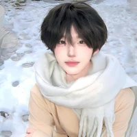 ฟิล์ม{ นอ. }