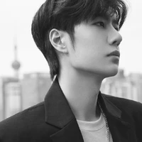 พ.อ อี้ป๋อ