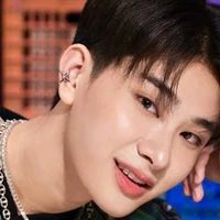 ไทย  |เพื่อนพระเอก