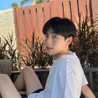 นำ้หว้า(นายเอก)