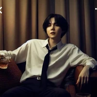 Min Yoongi( professor)