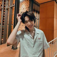 นินิว