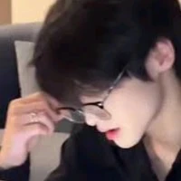 ไนท์👑(ตอนใส่แว่น)