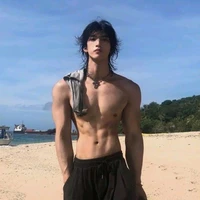 บาส(เพื่อนพระเอก)