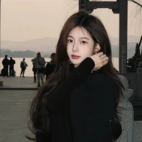 พลอยใส👑
