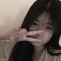 Aom  (นางเอก)