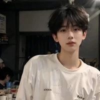 ไวน์(เพื่อนพอ. ตอนเด็ก)
