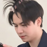 แอด•-•