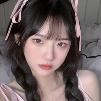นางเอก  พลอยเเก้ว