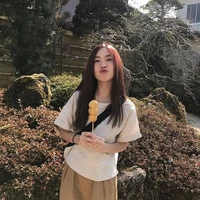 พลอย