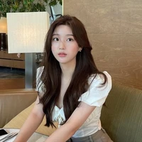 พลอย 🦋