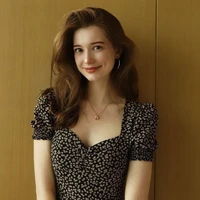 Eva/Maximilian friend