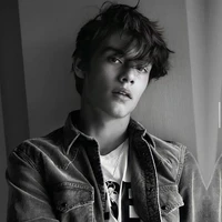 Aron D