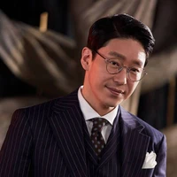 วิโรจน์(พ่อพระเอก)
