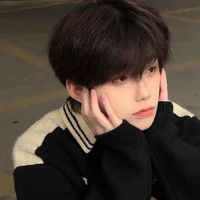 คนโปรด(เพื่อนนายเอก)  นายเอก