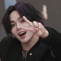 CHOI HYUNSUK