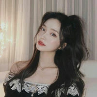 Sandra Noerdin (kakak nya Alex)