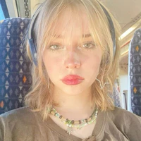 Mae Petit (16 años)