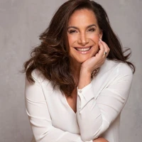 Mirella (mãe do Vitor)