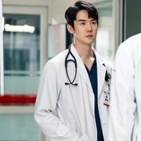 médico
