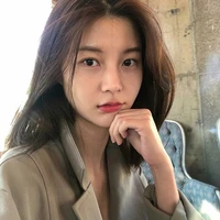 เอมิล่า(แม่พระเอก)