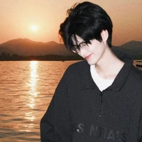 ม่อน(นายเอก)