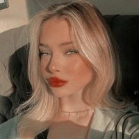 Danna Walter Scott[25][Modelo y actriz]