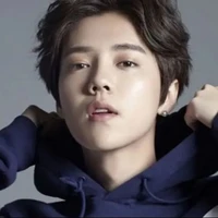 Song Luhan(KK angkat lica/sepupu lucas)