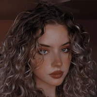 (assistante) Anna