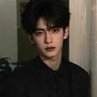 เควิล:พี่ชายคนโตของนางเอก