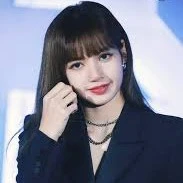 zhong Queen lalisa manoban(istri Lucas)