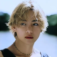 Kim taehyung (RO)