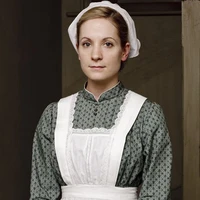 Jenny/ maid pribadi Adeline