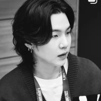 yoongi (suga)
