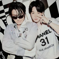 Jimin y J-hope 