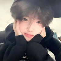 คิส(นายเอก)