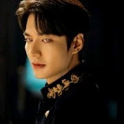 raja serigala( lee minho cylamen )