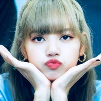 Lisa beta 18 años