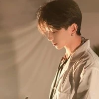 คิง พื่คนกลางสุดน.อ