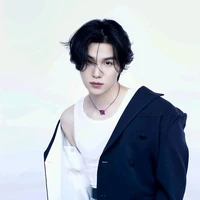 Min yoongi/ 25 yrs.old♀️